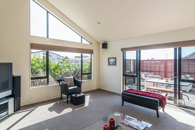 Photo of property in 65 Kotuku Drive, Paraparaumu Beach, Paraparaumu, 5032