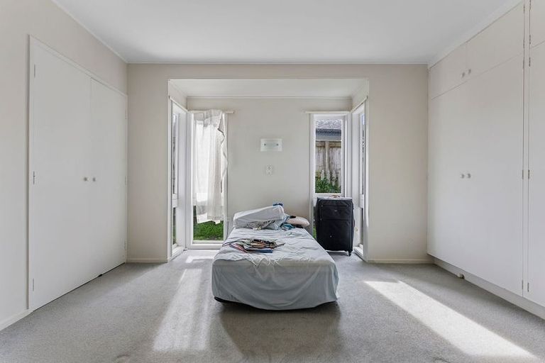 Photo of property in 58 Prince Regent Drive, Half Moon Bay, Auckland, 2012