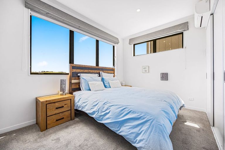 Photo of property in 100 Tarapuka Road, Westgate, Auckland, 0814