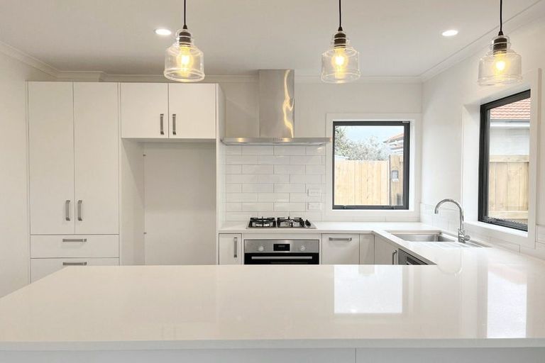 Photo of property in 94 Papatupu Way, Kumeu, 0810