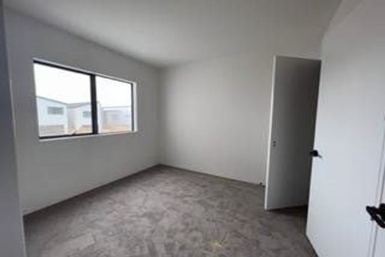 Photo of property in 30 Pilot Drive, Hobsonville, Auckland, 0616