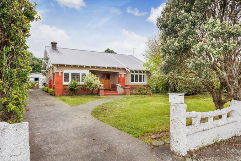 Photo of property in 8 Annandale Avenue, Takaro, Palmerston North, 4410