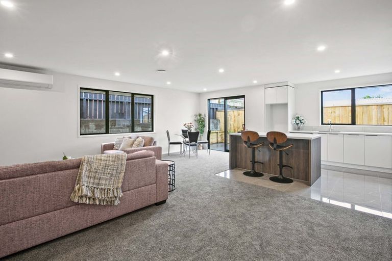 Photo of property in 2b Sandel Rise, Merrilands, New Plymouth, 4312