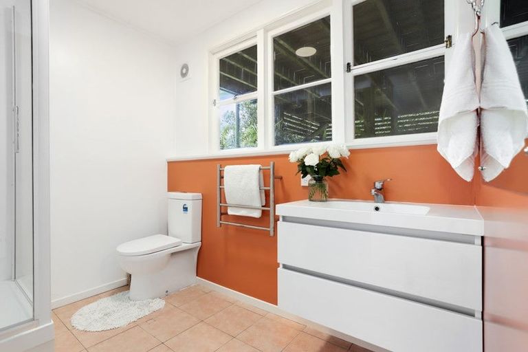 Photo of property in 16 Selwyn Avenue, Glen Eden, Auckland, 0602