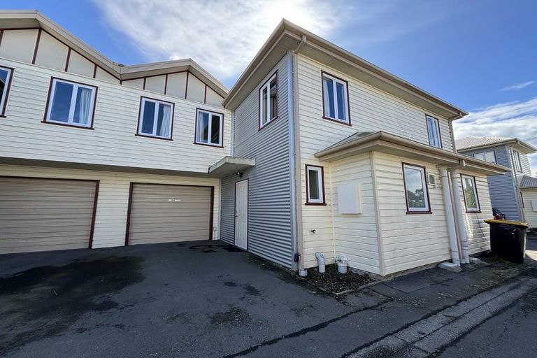Photo of property in 135 Waltham Road, Sydenham, Christchurch, 8023