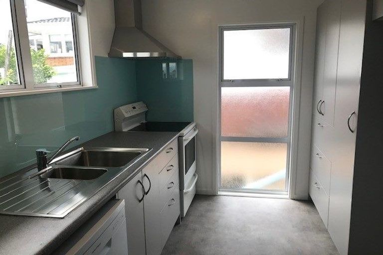 Photo of property in 1/1 Wycherley Drive, Bucklands Beach, Auckland, 2014