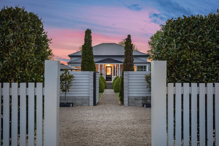 Photo of property in 155 Victoria Street, Cambridge, 3434