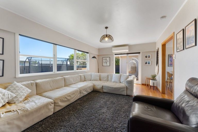 Photo of property in 8 Essex Place, Milson, Palmerston North, 4414