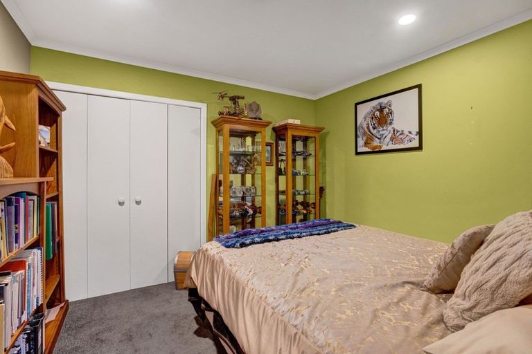 Photo of property in 30 Oberon Street, Stratford, 4332