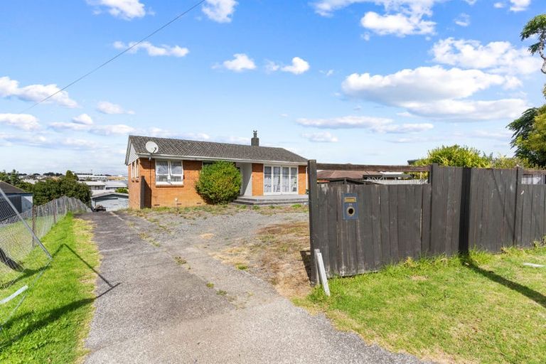 Photo of property in 69 Arimu Road, Papakura, 2110