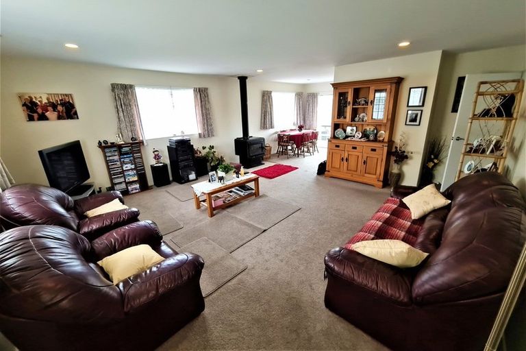 Photo of property in 1 Rochfort Place, Westport, 7825