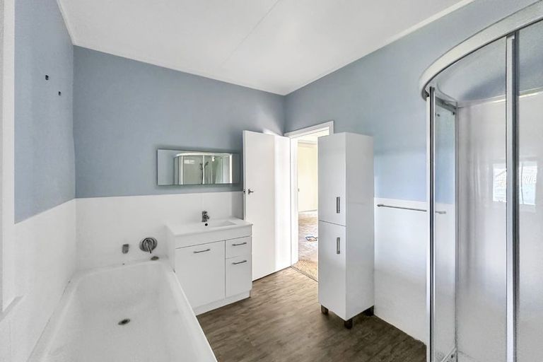 Photo of property in 18 Karaka Street, Castlecliff, Whanganui, 4501