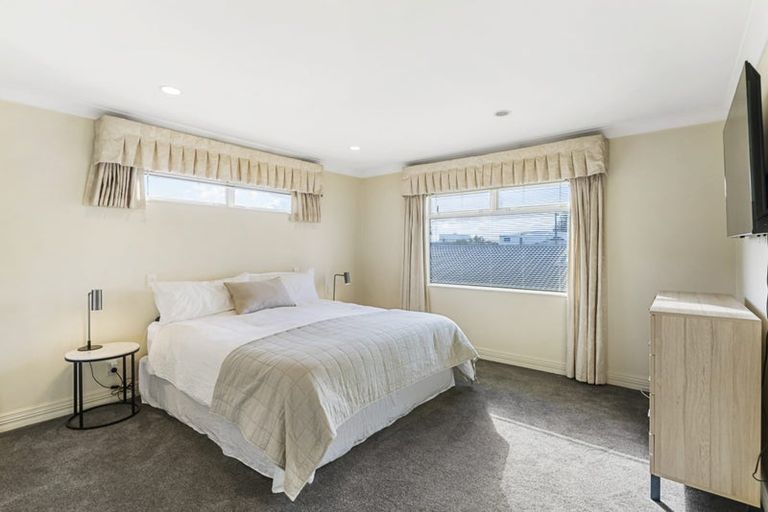 Photo of property in 222 Hibiscus Coast Highway, Orewa, 0931