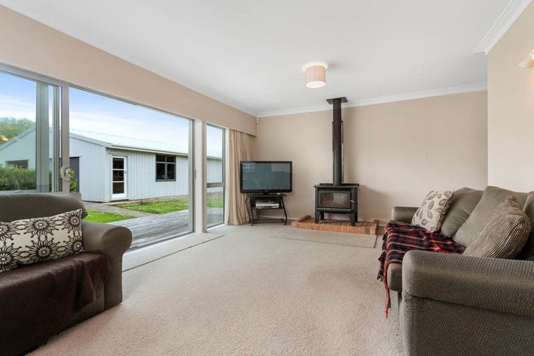 Photo of property in 129 Hunter Road, Taupaki, Henderson, 0782