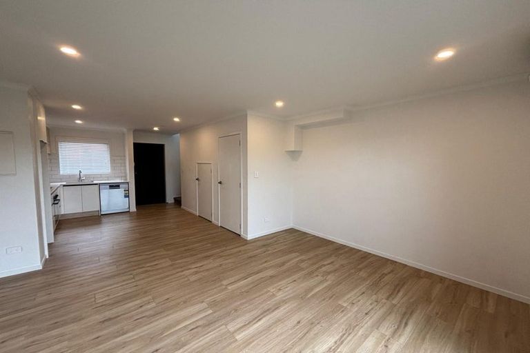 Photo of property in 2/5 King Street, Papakura, 2110