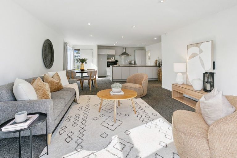 Photo of property in 11a Pinkerton Grove, Newlands, Wellington, 6037