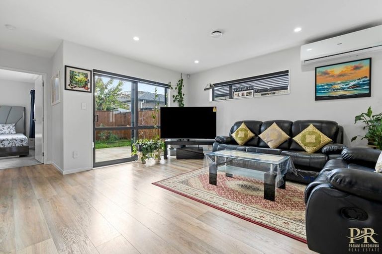 Photo of property in 8 Softwood Avenue, Takanini, 2110