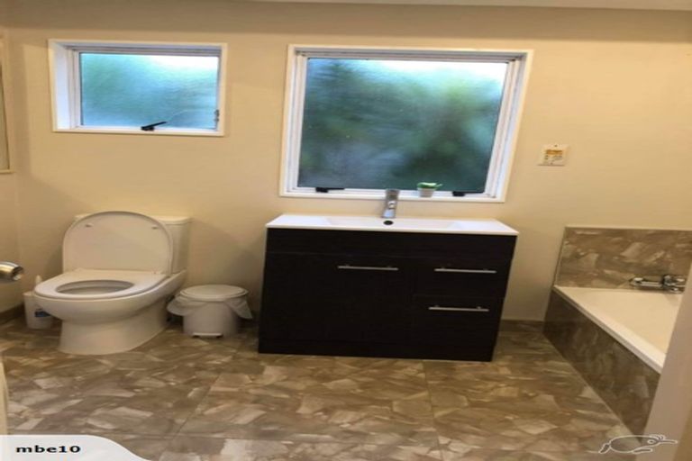 Photo of property in 67 Stanley Road, Glenfield, Auckland, 0629