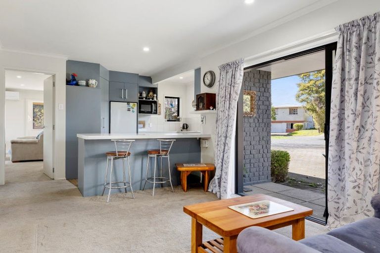 Photo of property in 1/7 Kathleen Place, Rainbow Point, Taupo, 3330