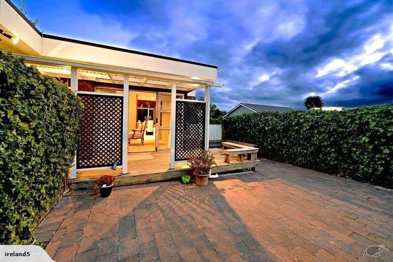 Photo of property in 2/12 Priestley Drive, Bucklands Beach, Auckland, 2014