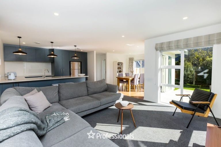 Photo of property in 49a Kiln Street, Silverstream, Upper Hutt, 5019