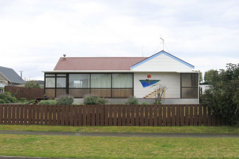 Photo of property in 110 Lorraine Place, Whangamata, 3620