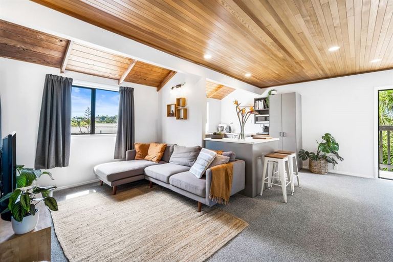 Photo of property in 19 Matai Road, Stanmore Bay, Whangaparaoa, 0932