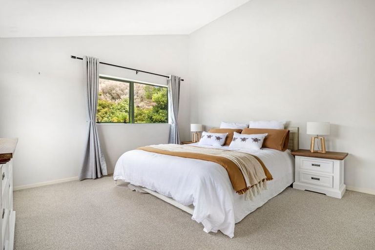 Photo of property in 1/62 Stapleford Crescent, Browns Bay, Auckland, 0630