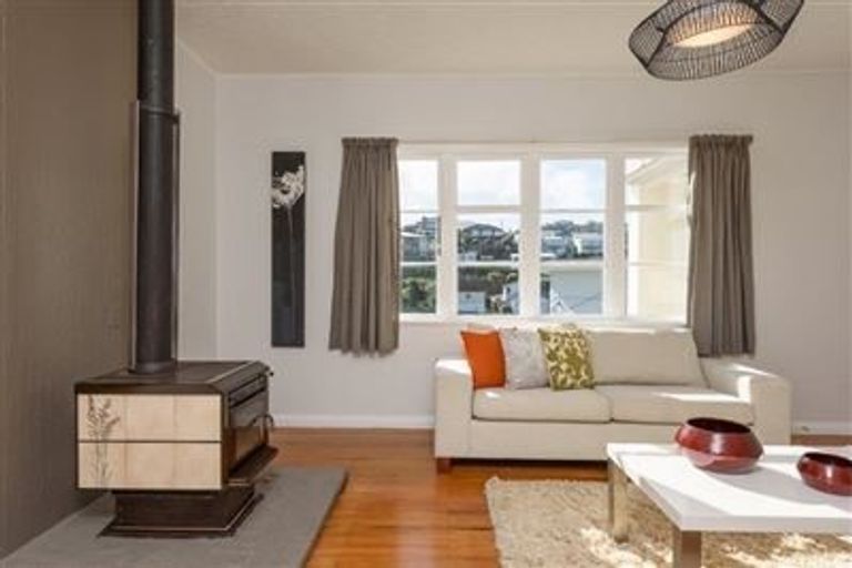 Photo of property in 5 Shalimar Crescent, Khandallah, Wellington, 6035