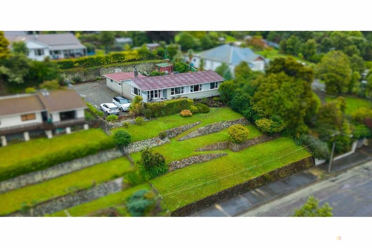Photo of property in 12 Coulter Place, Geraldine, 7930