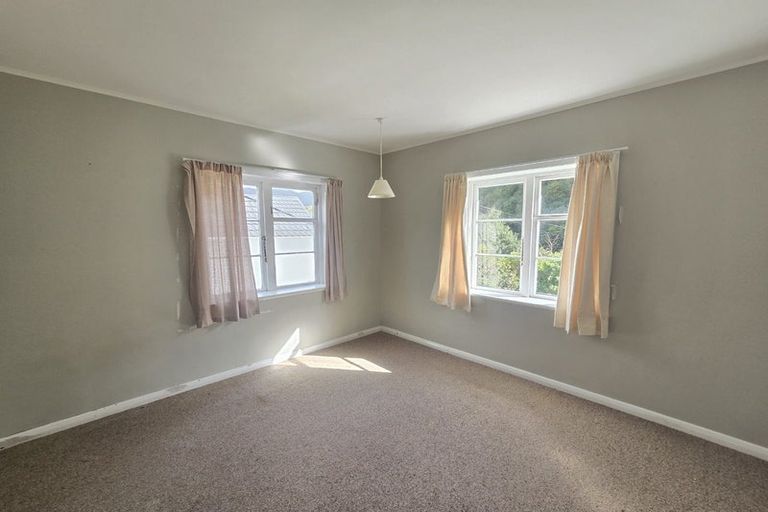 Photo of property in 40 Sunshine Avenue, Karori, Wellington, 6012