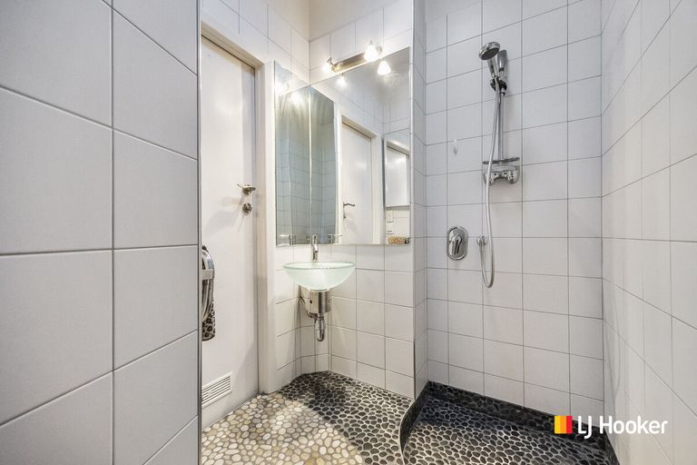 Photo of property in 85 Hargest Crescent, Saint Clair, Dunedin, 9012