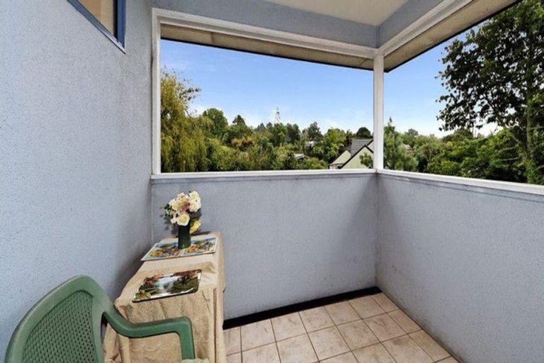 Photo of property in 35 Chamari Close, Titirangi, Auckland, 0604