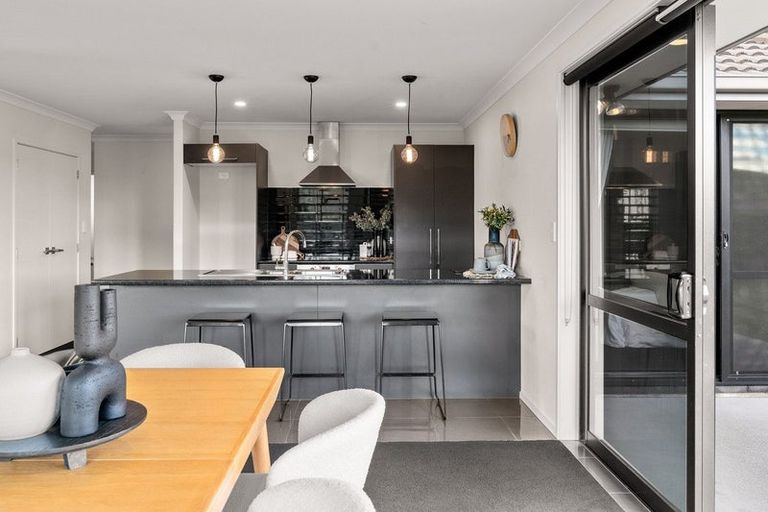 Photo of property in 39 Ballintoy Park Drive, Welcome Bay, Tauranga, 3175