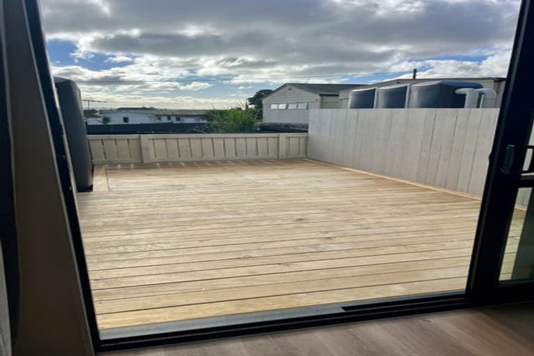 Photo of property in 3e Scanlen Terrace, Kelston, Auckland, 0602