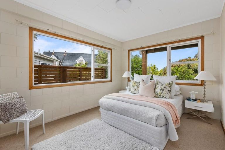 Photo of property in 30a Geoffrey Road, Torbay, Auckland, 0630