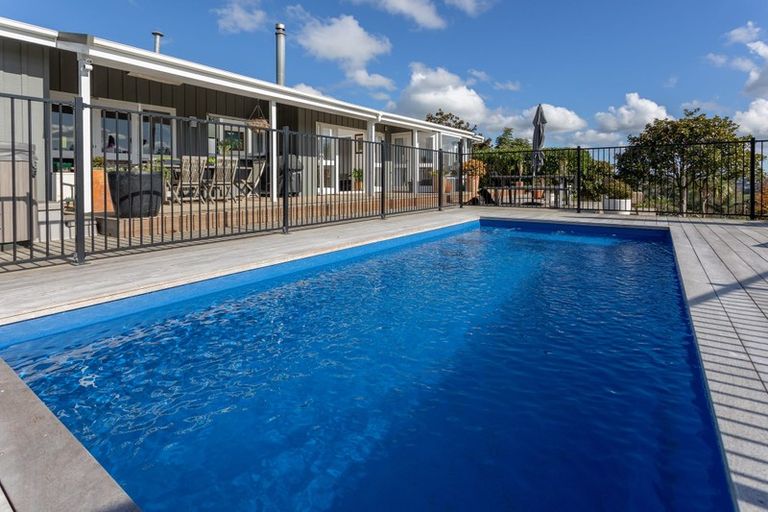 Photo of property in 579b Inland Road, Helensville, 0875