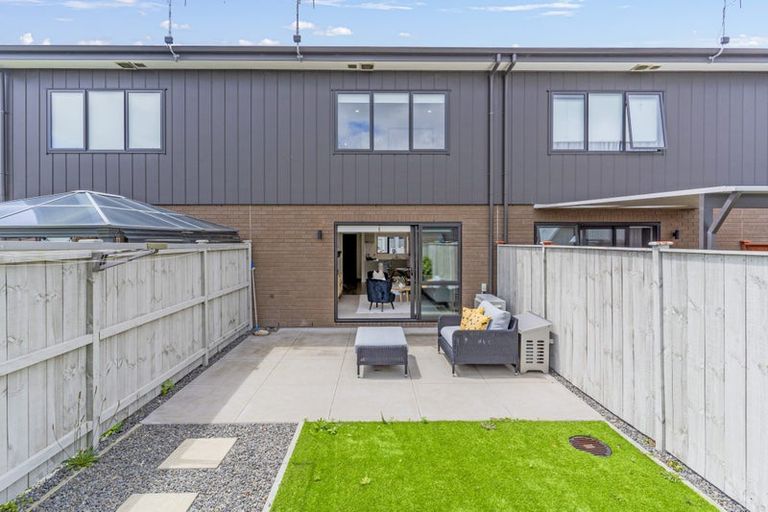 Photo of property in 15 Orona Place, Takanini, 2112