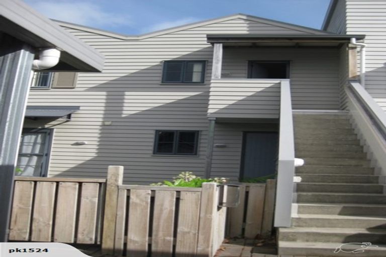 Photo of property in 6/8 Carolina Place, Albany, Auckland, 0632