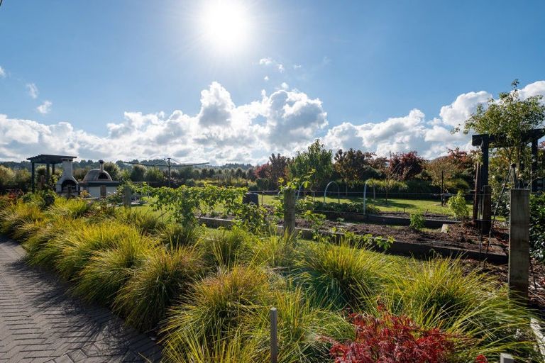 Photo of property in 9 Lancewood Way, Kinloch, Taupo, 3377