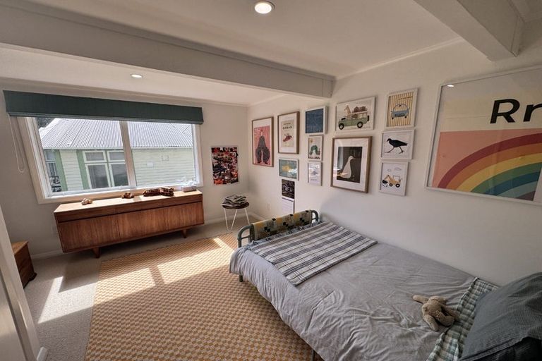 Photo of property in 111 Nevay Road, Miramar, Wellington, 6022