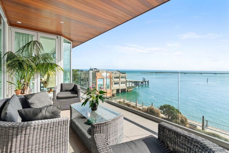 Photo of property in Quay Apartments Tower 2, 206/283 Wakefield Quay, Stepneyville, Nelson, 7010