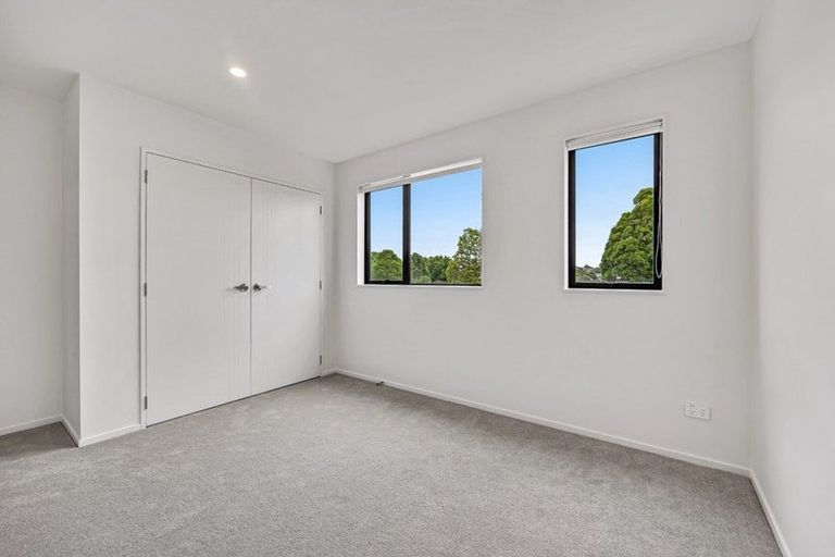 Photo of property in 3/345 Pakuranga Road, Pakuranga Heights, Auckland, 2010