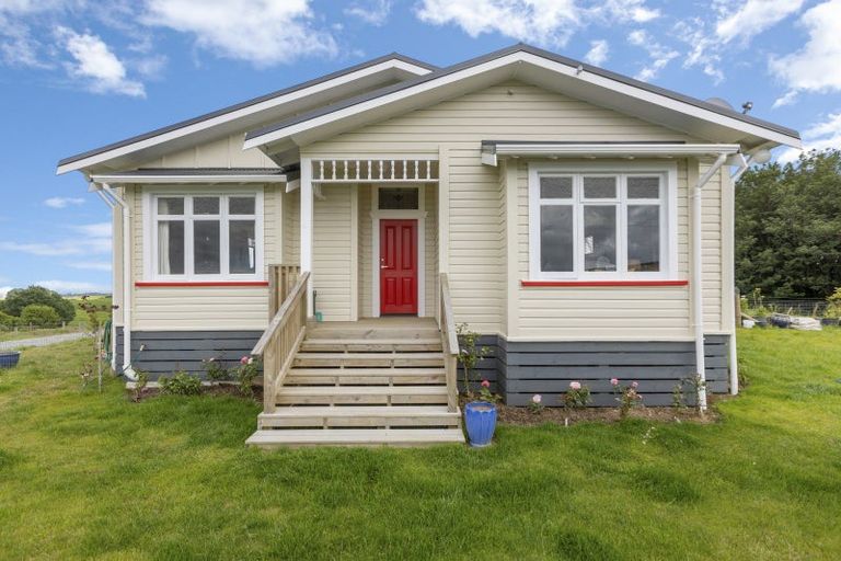 Photo of property in 403 Opunake Road, Cardiff, Stratford, 4391