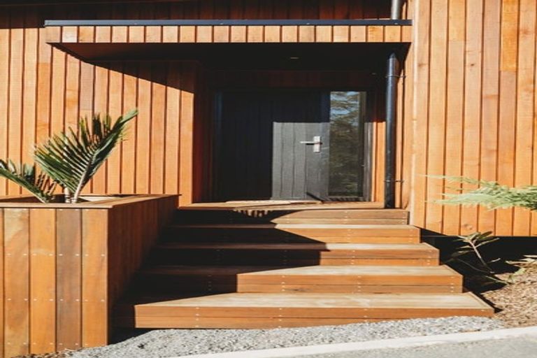 Photo of property in 6 Bright Way, Lower Vogeltown, New Plymouth, 4310