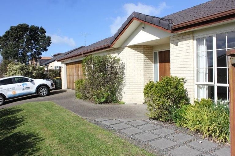 Photo of property in 2 Walton Street, Red Beach, 0932