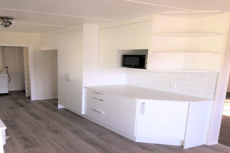 Photo of property in 52 Mark Avenue, Paparangi, Wellington, 6037