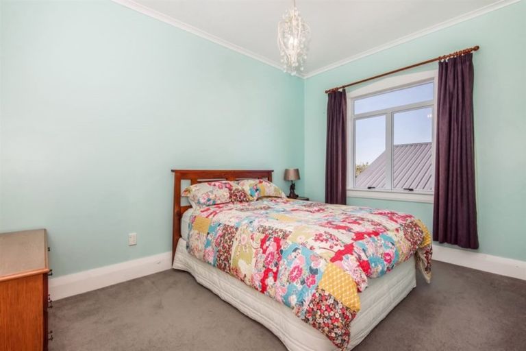 Photo of property in 5 Karaka Street, Helensville, 0800