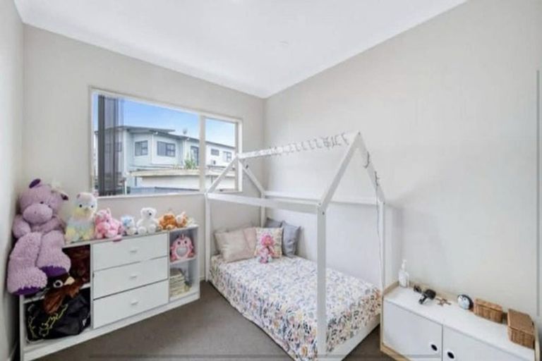 Photo of property in 44a Crossandra Drive, Mangere, Auckland, 2022