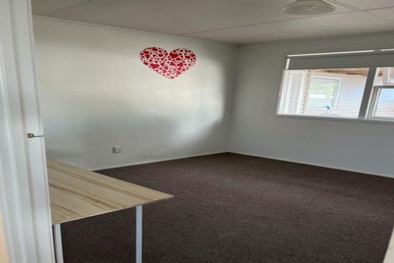 Photo of property in 11 Velma Road, Hillcrest, Auckland, 0627